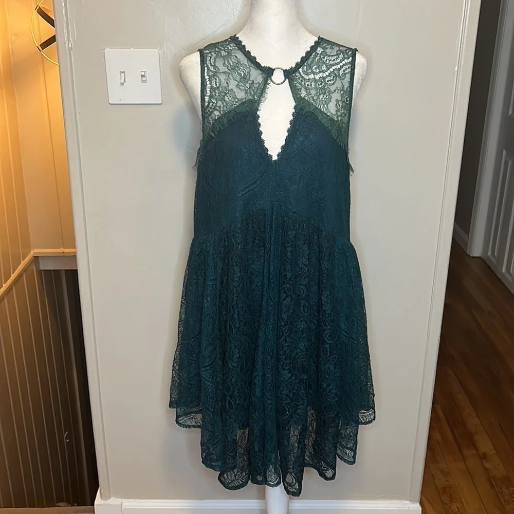 Free People Don't You Dare Mini Lace Dress in Emerald Green NWT Size Small